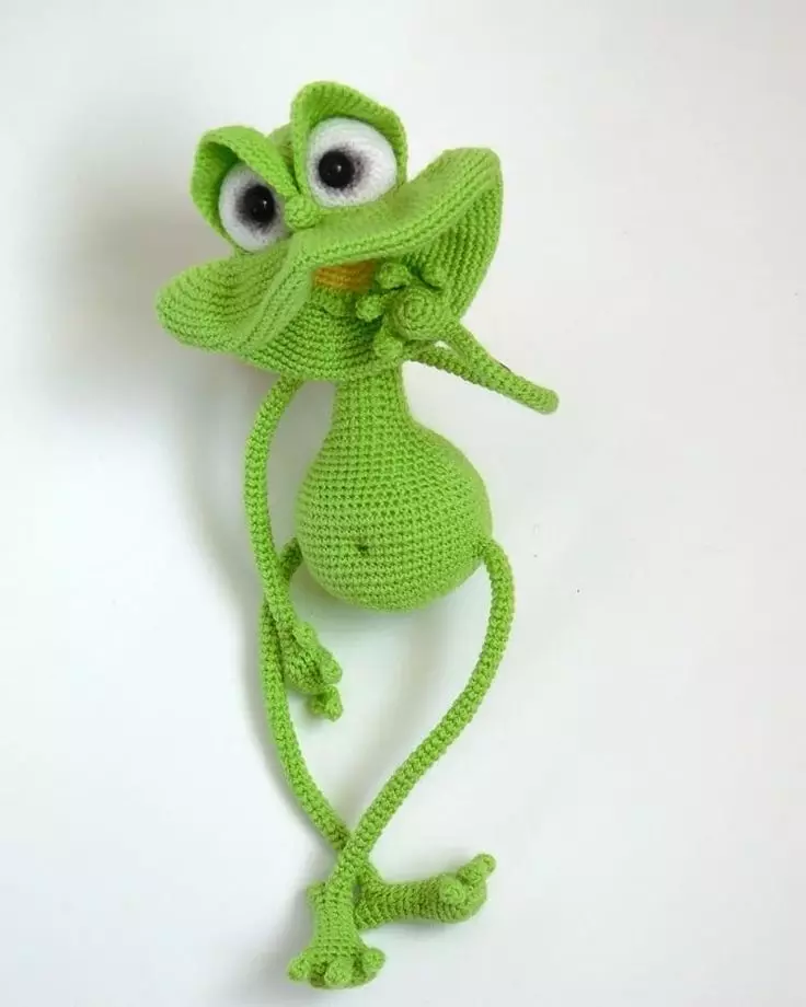 Frog ya Amigurum: Mpango na maelezo ya frog ya knitting, Bookmark kwa kitabu cha frog na mawazo mengine 19341_4