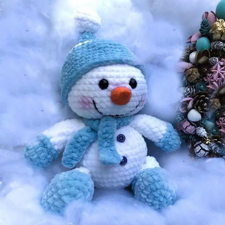 Amigurum lumememm: jaapani heegeldatud mänguasjade OLAFi skeem ja kirjeldus mütsis ja teistes, algajatele peaklass 19356_13