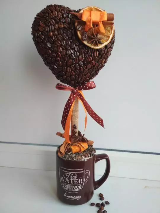 Topicia en la forma de un corazón del café: un árbol de granos de café en forma de corazón con sus propias manos, clase maestra paso a paso 19369_22