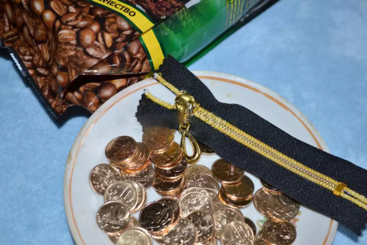 Topiary от монети (44 снимки): Ние правим кафе и монети от зърна със собствените си ръце, други стъпка по стъпка майсторски класове 19378_34