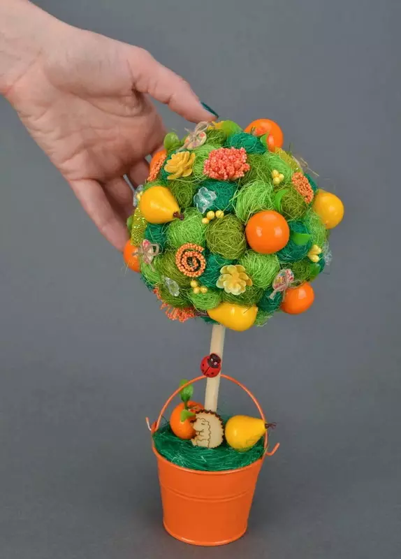 來自水果的主題（32張）：從人造水果和鮮花的Topiaria，從水果的樹木與漿果和蔬菜用自己的手 19381_4