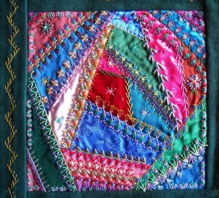 needlework utilitarian: ຮຽນຫັດຖະກໍາສໍາລັບເຮືອນ. ຜະລິດຕະພັນທີ່ຫນ້າສົນໃຈຫຼາຍທີ່ສຸດເຮັດແນວໃດມັນຕົວທ່ານເອງຈາກ fabric ໄດ້. ຫຍິບ Patchwork, carpets ຈາກສາຍແຮ່ແລະອື່ນໆ 19455_26