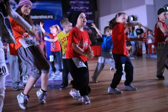 Hip Hop για παιδιά: Παιδικές κινήσεις χορού για κορίτσια και αγόρια 5-7, 8-10 και 12 ετών, χαρακτηριστικά επαγγελματικών σπουδών για αρχάριους 19480_4