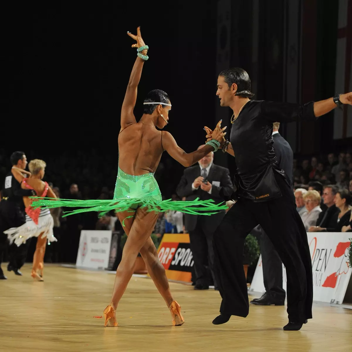 Latin táncok: Latina a kezdő felnőtteknek. A latin-amerikai táncok és profik mínuszjai. Hogyan tanulhatsz táncolni? 19493_12