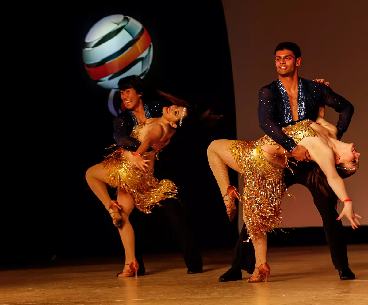 Latin táncok: Latina a kezdő felnőtteknek. A latin-amerikai táncok és profik mínuszjai. Hogyan tanulhatsz táncolni? 19493_18