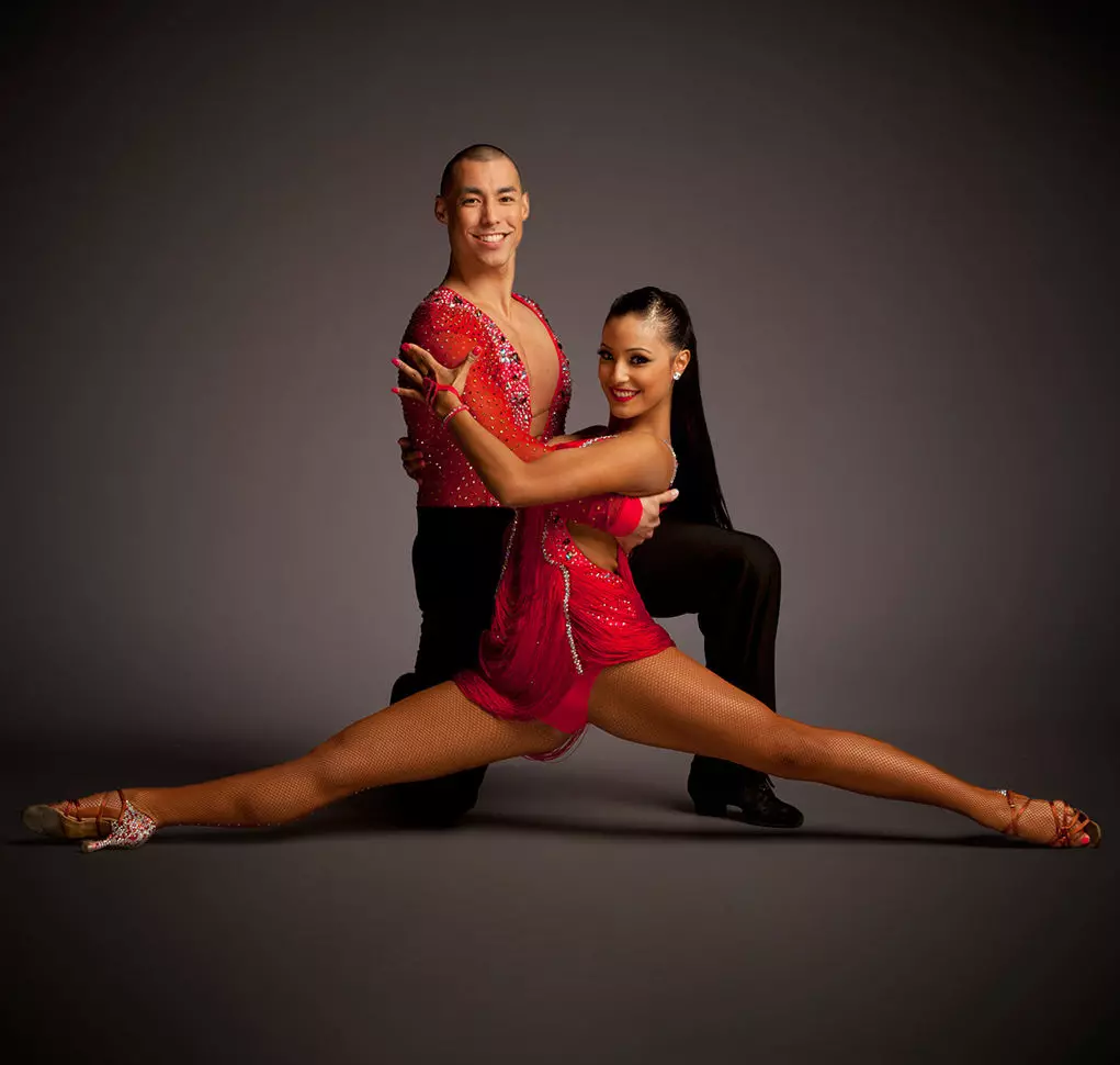Latin táncok: Latina a kezdő felnőtteknek. A latin-amerikai táncok és profik mínuszjai. Hogyan tanulhatsz táncolni? 19493_2