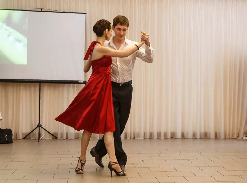 Tango En que país é que a danza se orixinou? Leccións para adultos principiantes. Como podo aprender a bailar? Arxentina e outro tango 19494_27