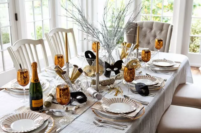 Table setting in a restaurant (35 photos): proper design of the table, dishes feed rules for a banquet, restaurant and full setting 19557_29