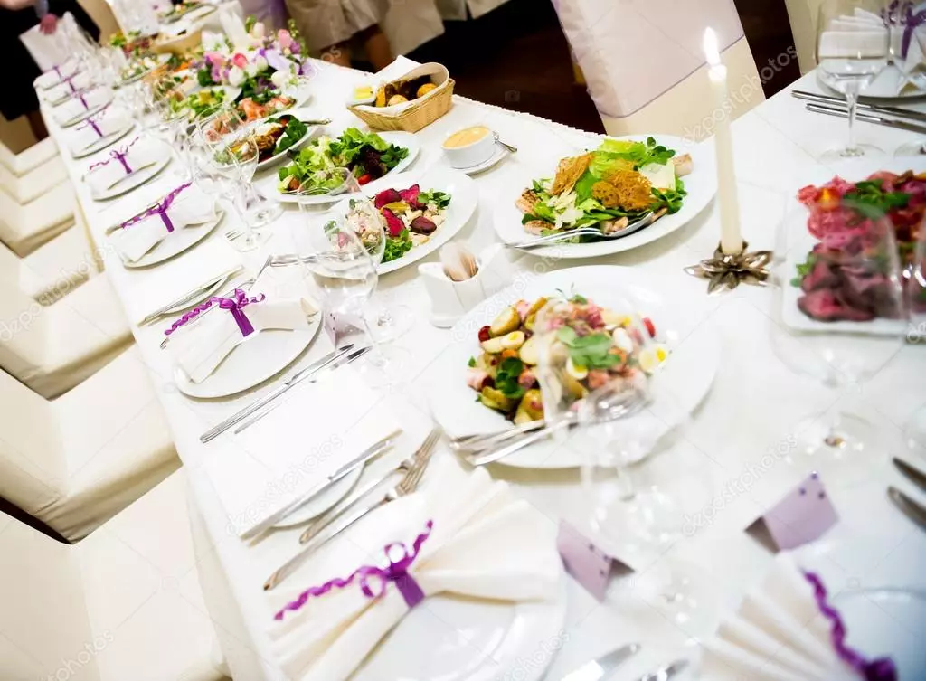 Table setting in a restaurant (35 photos): proper design of the table, dishes feed rules for a banquet, restaurant and full setting 19557_8