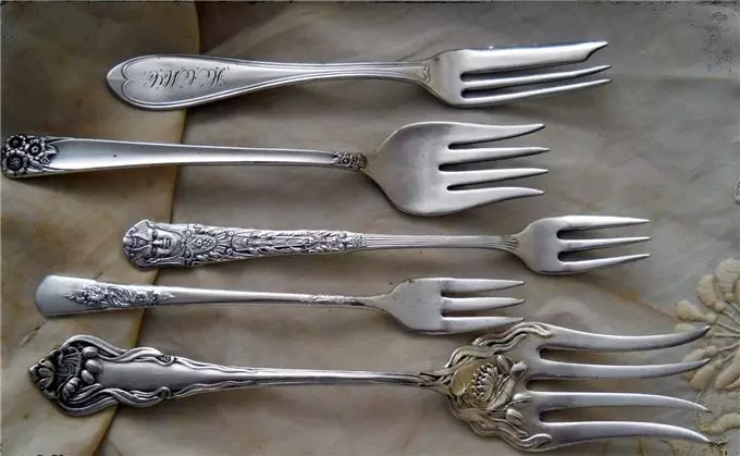 如何保持插头？ 40张手中的刀子握住礼仪，如何在餐厅使用餐具，就像叉子和刀一样 19561_31