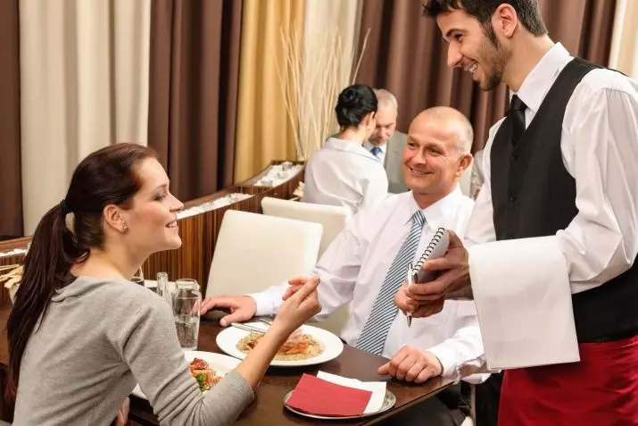 Etiquette szabályok az étteremben (24 fotók): az étterem etikettje, hogyan adhat tippeket, 8 egyszerű tipp 19562_21