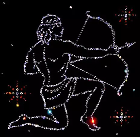 ភាពឆបគ្នារបស់ Sagittarius និង Capricorn: ស្ត្រីនិងបុរសក្នុងទំនាក់ទំនងស្នេហាក្មេងស្រីនិងបុរសម្នាក់នៃសញ្ញាទាំងនេះនៃរាសីចក្រក្នុងមិត្តភាពឬជីវិតគ្រួសារ 19771_12
