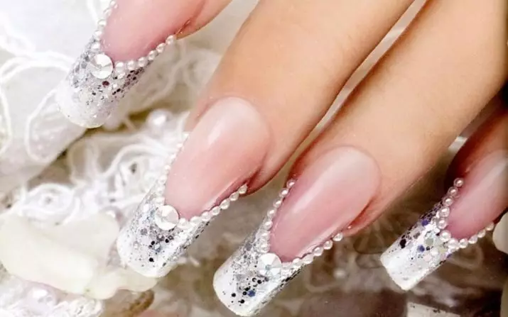 Manicure: O que é isso? Escolha um belo design de unhas nas mãos para mulheres. Como fazer unhas em um tom com um sprinkler e pulverização? 197_10