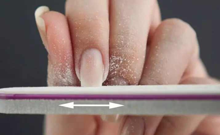 Маникюр: Какво е това? Изберете красив дизайн на ноктите за жените. Как да направим ноктите в един тон с пръскач и пръскане? 197_15