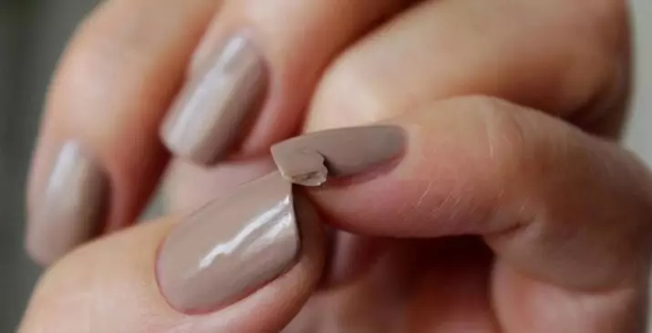 Нокти: Што е тоа? Изберете убава дизајн ноктите на рацете на жените. Како да се направи нокти во еден тон со прскалки и прскање? 197_27