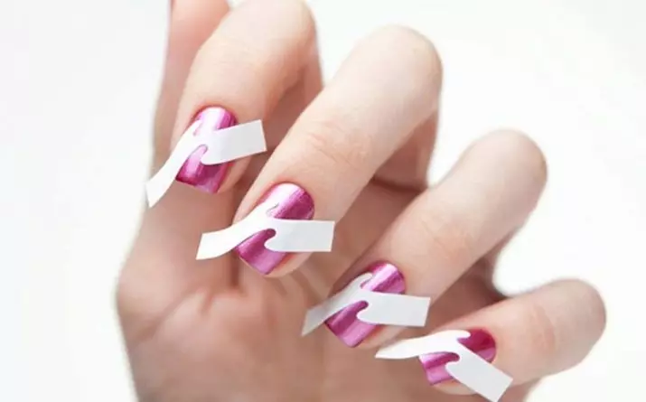 Маникюр: Какво е това? Изберете красив дизайн на ноктите за жените. Как да направим ноктите в един тон с пръскач и пръскане? 197_46