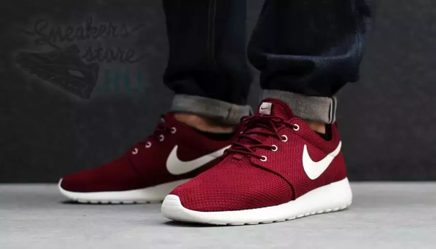 Roshe Sneakers (22 foto's): oersjoch fan it populêre model fan sneakers Nike Roshe One print 1985_13