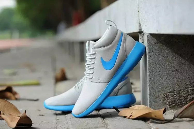 Roshe Sneakers (22 fotos): Visão geral do popular modelo de tênis Nike Roshe uma impressão 1985_4