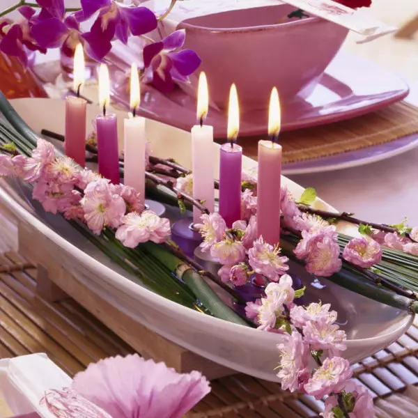 Jak ozdobić stół urodzinowy? 82 Zdjęcie piękna dekoracja w domu. Jak zrobić świąteczny stół kolegi i własne ręce? 199_60