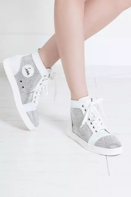 Sneakers oo leh Rhinestones (29 Sawirro ah): Moodeel leh dhagxaanta Swarovski, oo xiran, pinko 2004_27