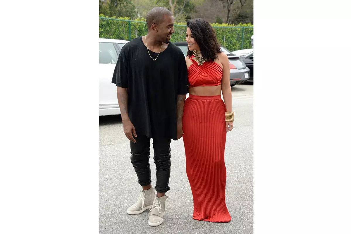 Kanye West čības (30 fotogrāfijas): Yeezy Boost modeļi no Kanye West 2015_29