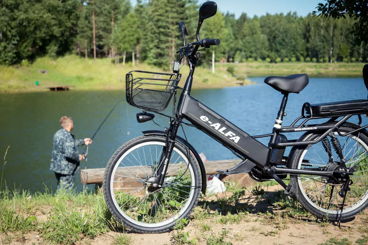 Top electric ịnyịnya ígwè: Eltreco Isi na Bicycle Minsk Veloshvod, ndị ọzọ Nsukka. Fim nke kacha okenye na ụmụ ịnyịnya ígwè 20173_10