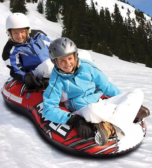 Double Tubing: Velg en dobbel cheerbank for skøyter i snøen. Beste modeller av dobbelt oppblåsbare slede. Hvordan lagrer du dem? 20194_3