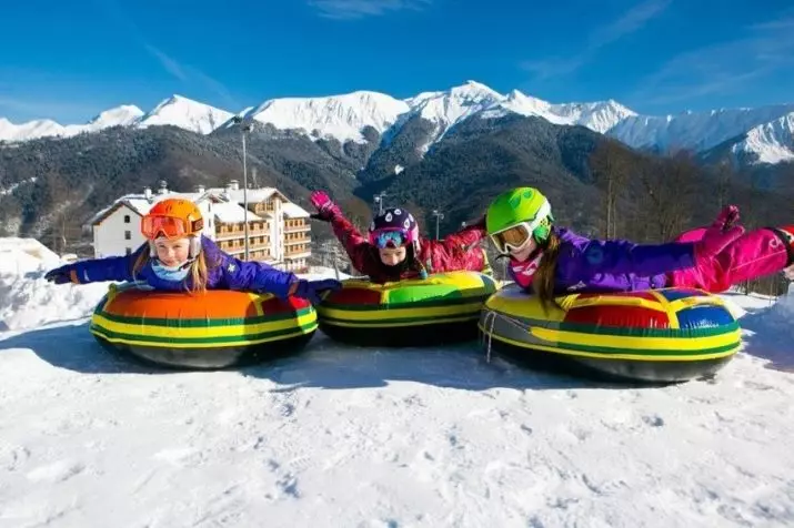 Tubing anak-anak (32 foto): Pilih pembuat bir untuk bergulir dari slide ke anak berusia 3-5 tahun dan usia lainnya, ukuran 20196_8