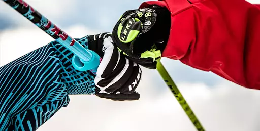 Ski-sticks: Hoe kiezen voor bergki's door groei? Telescopische en andere modellen. Waarom hebben de skiërs Curves Sticks? Dimensies 20216_15