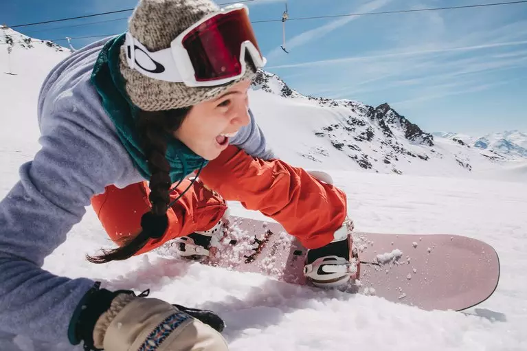 Burton Snowboards: Barnas brett, Kvinne og Mann. Festing for snowboards av barn og voksne, fordeler og ulemper med faste modeller 20233_8