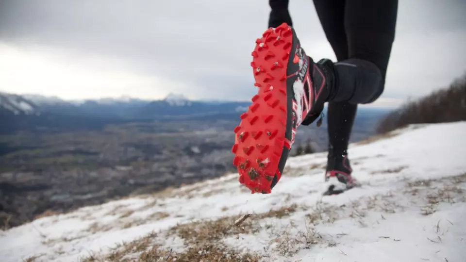 Adidași cu spikes (60 de fotografii): modele feminine cu vârfuri metalice 2023_3