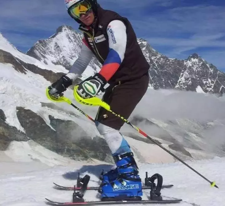 Skibords i snowbleys: planinski kratki skijanje za odrasle, pričvršćivanje za njih, izbor za početnike i postavljanje 20241_5
