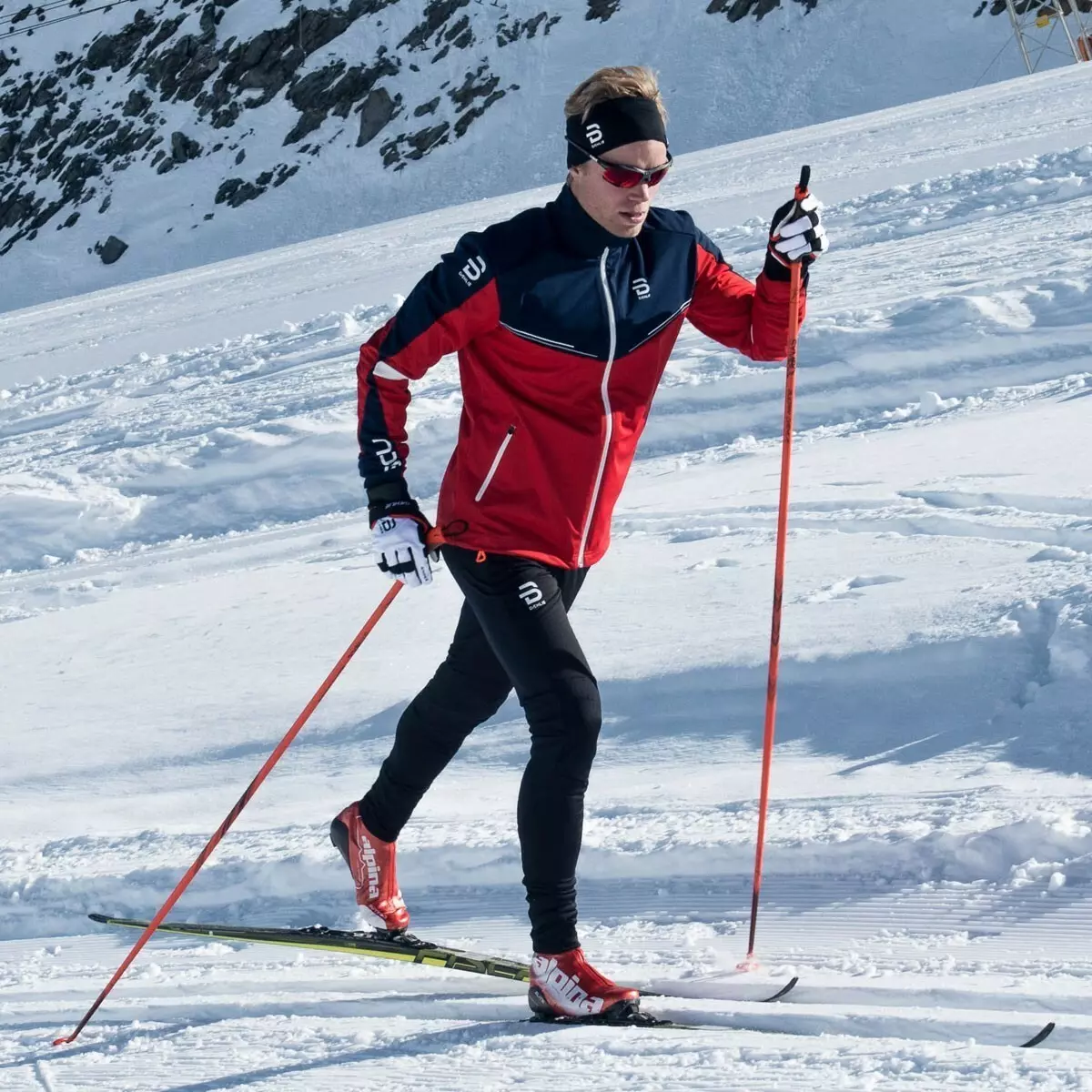 여성과 남성의 스키 복을 경주, 스포츠 모델을 훈련 : 크로스 컨트리 스키 의상. 어떻게 겨울 옷을 선택? 스키어 모델 평가 20245_19
