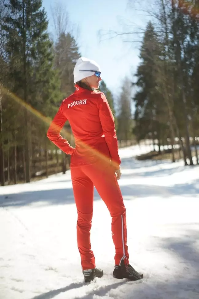 Schafft Ski Suits: Frae a Mens Kostümer fir Strand Ski, Bewäertungsproblemer. Wéi wielen Dir e erwiermte Wanter Ski Kostüm? 20246_9