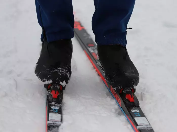 Rossignol ndër-ski vend: Përmbledhje e fëmijëve skate dhe modele të rritur. Tabelën e shënimit dhe përzgjedhjes. Si të instaloni fasteners? 20252_19