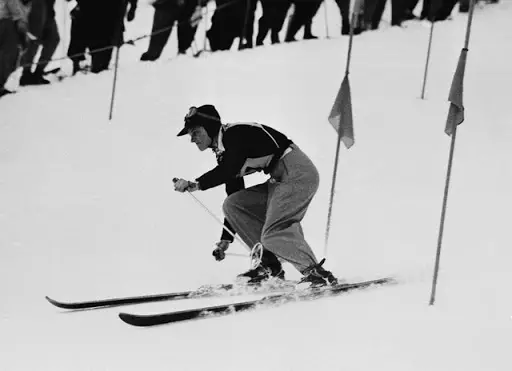 Mountain Skiing Head: Παιδικά και ενήλικα μοντέλα. Περιγραφή συλλογής, πλεονεκτήματα και μειονεκτήματα σκι 20254_10