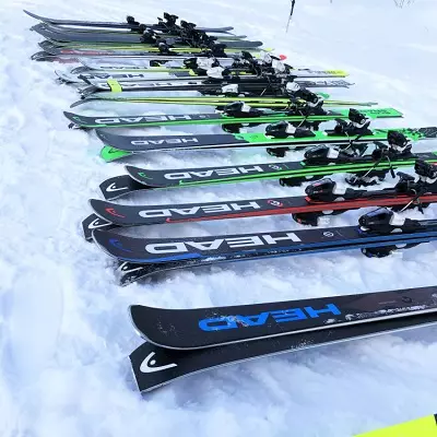 माउंटेन स्कीइंग प्रमुख: बच्चों और वयस्क मॉडल। संग्रह विवरण, पेशेवरों और स्की की विपक्ष 20254_24