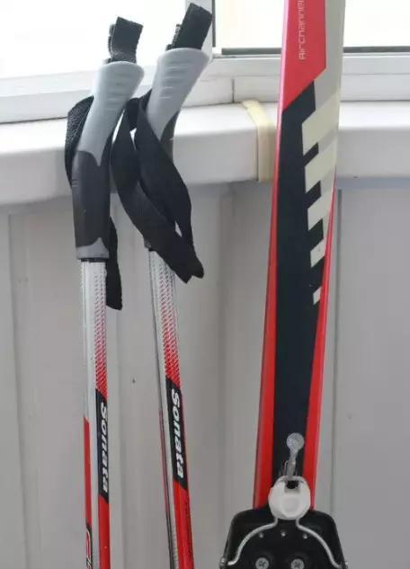 Ski Peltonen: Tumatakbo, mga bata at skate, pati na rin ang iba pang mga modelo. Mga Review ng Customer 20255_3