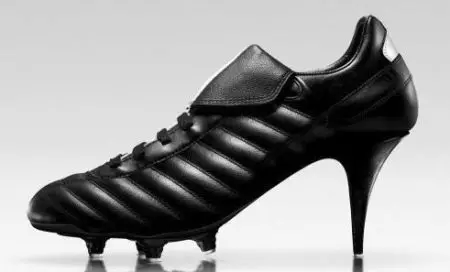 Giày thể thao trên gót chân (56 ảnh): Mô hình phụ nữ được gọi là 2025_26