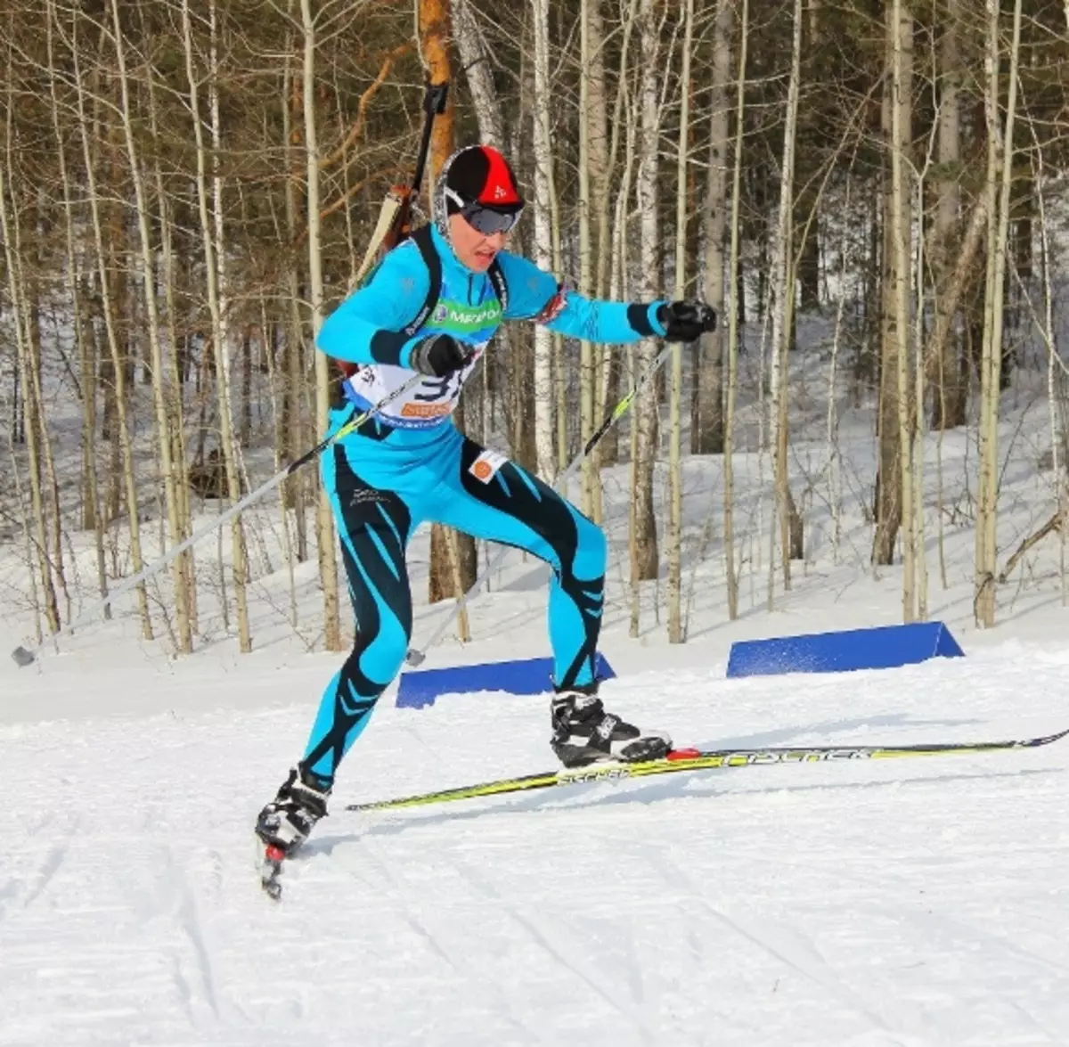 لباس های اسکی مسابقه: شانه های زنانه و مردانه برای اسکی روی زمین، جداگانه و دیگر مدل های اسکی 20263_9