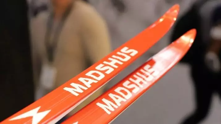 Ski Madshus: Ngajalankeun, kanggo stroke tali sareng skis sanés, model. Pilarian sareng pedang sareng déwasa, seleksi ku beurat. Ulasan ulasan 20277_23