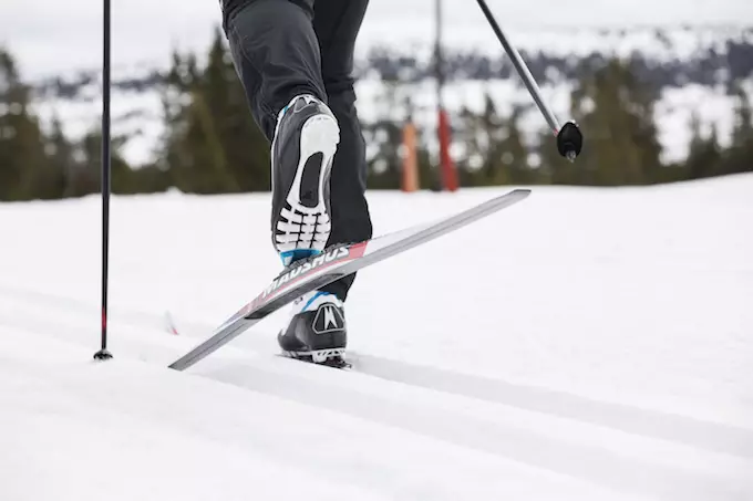 Ski Madshus: Ngajalankeun, kanggo stroke tali sareng skis sanés, model. Pilarian sareng pedang sareng déwasa, seleksi ku beurat. Ulasan ulasan 20277_7
