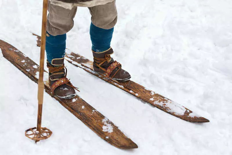 I-Ski yoLibring: Iindidi zeoyile ye-ski. Ungayilahla njani i-skis ekhaya kwi-classic kunye ne-skate stroke? I-Masi ebambe kunye ne-slip 20287_6