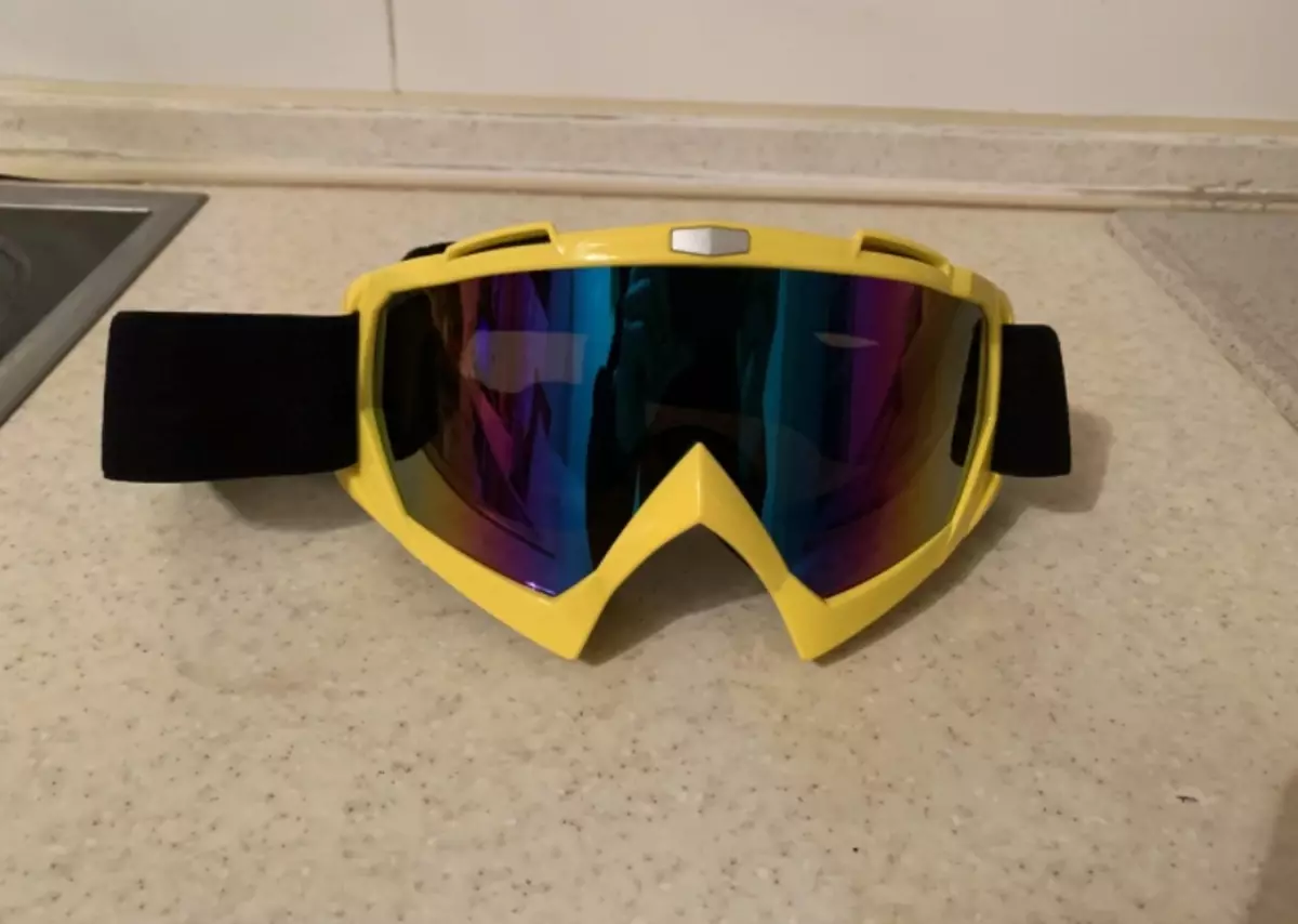 Snowboard očala: Kako izbrati kozarca za masko za smučanje? Najboljše točke z Dioptias, Roxy in drugimi modeli deskarjev 20291_18