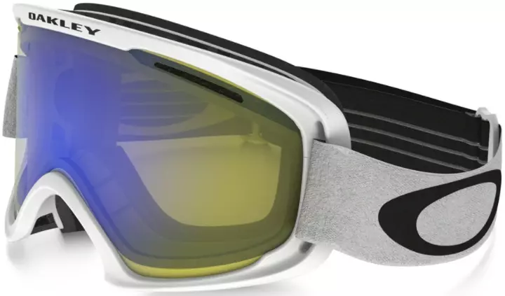 Okulary snowboardowe: jak wybrać maski okulary do jazdy na nartach? Najlepsze punkty z Dioptias, Roxy i inne modele snowboardowe 20291_24
