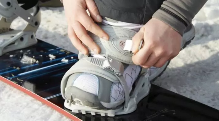 Instalace snowboardové montáže: Jak správně nainstalovat rohy? Nastavení a nastavení spojovacích prostředků pro začátečníky, univerzální startovací stojan 20292_15