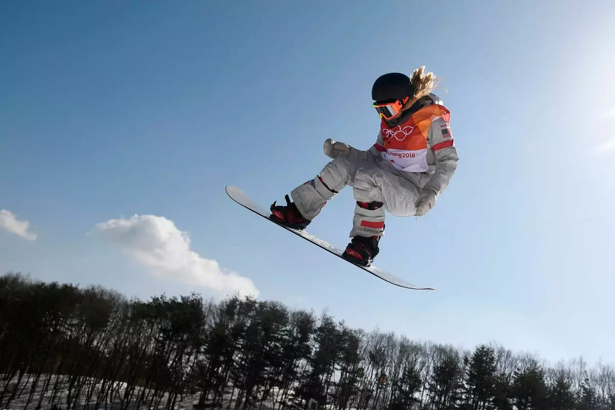 Snowboard búnaður: hvaða búnaður er þörf fyrir skauta? Búnaður endurskoðun og viðbótar snowboarder fylgihlutir, listi yfir nauðsynleg föt 20296_41