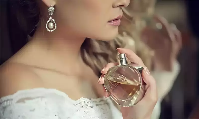A legszexisebb parfüm: a női szellemek ízei őrültek őrültek, WC-víz a nők számára, akik férfiakat vonzanak 202_16