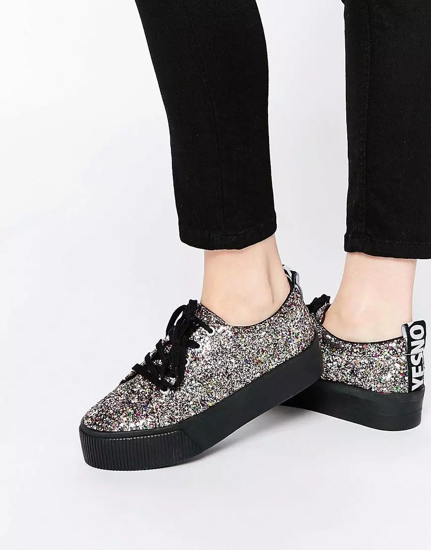 Sneakers Brilliant (28 Foto): Model dengan Sparkles 2030_20