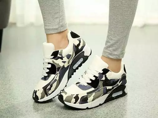 Camouflage sneakers (49 photos): Models in the style of militaries with a print of camouflage, khaki, camouflaged 2031_17